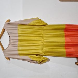 🤑3/$20 BCBG Maxazria Dress